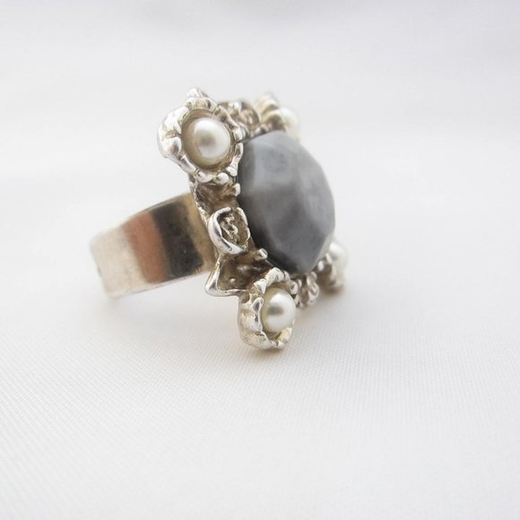 Spanish-Made Necklace and Ring Set with Majorca Pearls and Resin - Picture 3 of 6